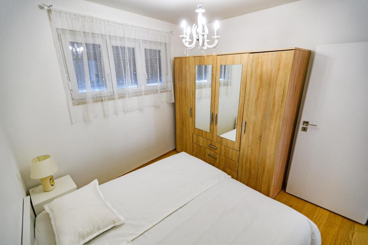 Holiday Apartment Zadar - With Summer Balcony And Parking Exterior foto